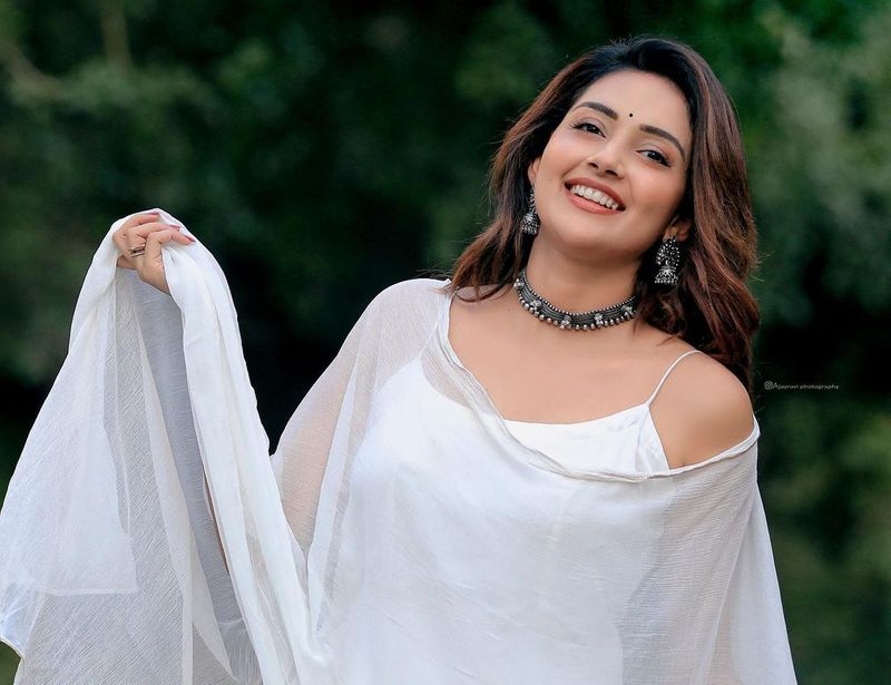 Actress Mahima Nambiar shows off her tattoo in latest photoshoot