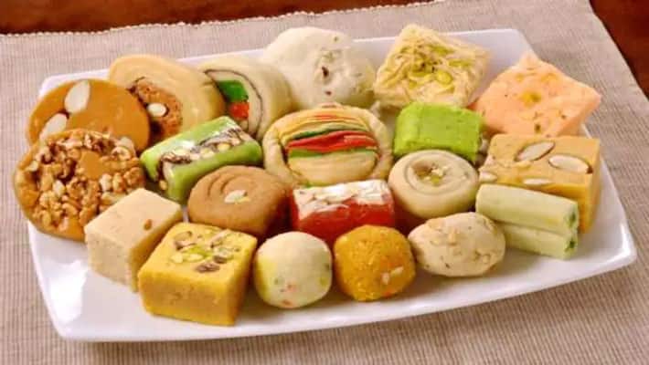 makar sankranti 2022: How To Store Indian Sweets like laddu and barfi dva makar sankranti 2022: How To Store Indian Sweets like laddu and barfi dva