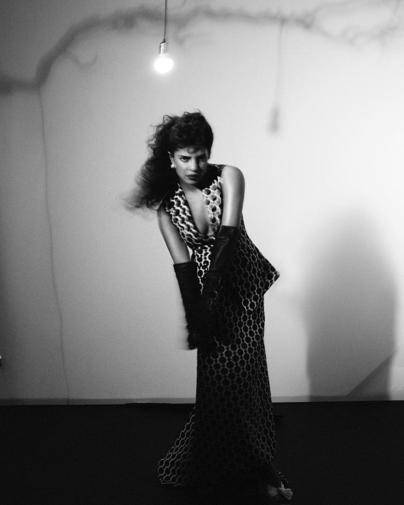 Priyanka Chopra Latest Hot Pics