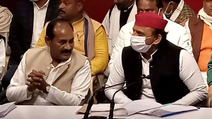 Former BJP minister Dara Singh Chauhan joins Samajwadi Party gvd Former BJP minister Dara Singh Chauhan joins Samajwadi Party gvd