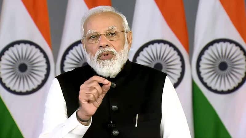 Prime Minister Modi stumbled upon a sudden technical glitch while reading a teleprompter at Davos conference social media viral
