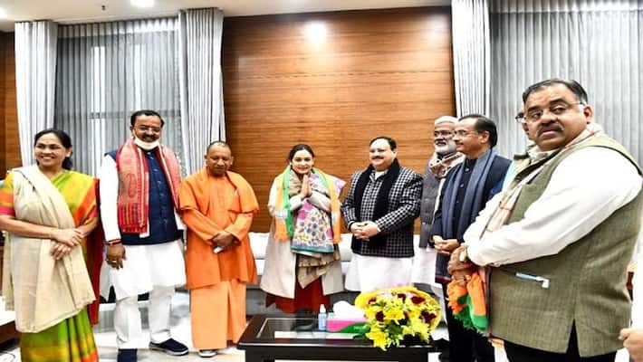 why aparna yadav joined bjp know about inside story why aparna yadav joined bjp know about inside story