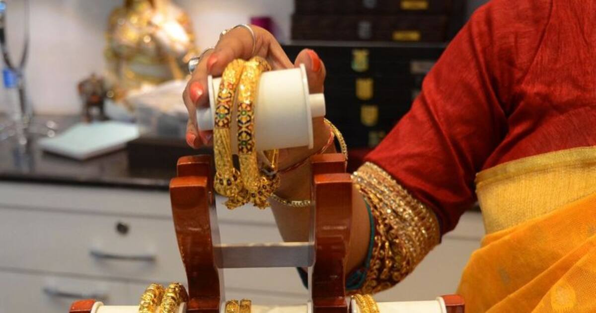 தங்கம் விலை திடீரென குறைவு ஏன்? தங்கம் வாங்க சரியான நேரமா? நகை வியாபாரிகள் சங்க நிர்வாகி விளக்கம்