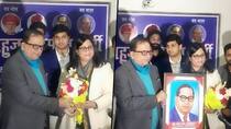 UP Election 2022: Nirbhaya and Hathras victims' lawyer, SC advocate Seema Kushwaha joins BSP-dnm