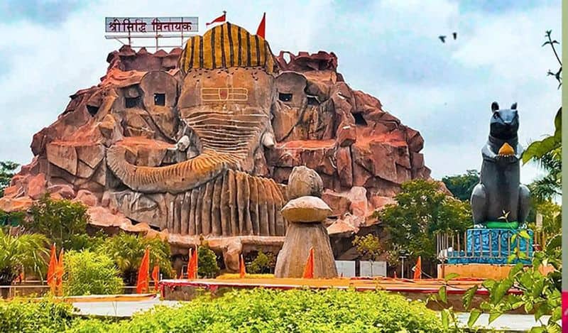 Til Chaturthi 2022: गणेशजी के आकार में ही बना है भारत का सबसे बड़ा गणेश मंदिर, 6 लाख वर्गफीट में है फैला | Tilu Chaturthi 2022 Siddhivinayak Temple Ahmedabad Ganesh Temple MMA