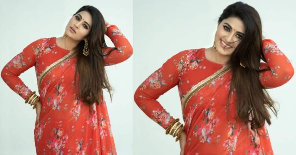 Sneha Latest : சிவப்பு நிற சேலையில்... செந்தாமரை போல் அழகு தேவதையாய் மின்னும் சினேகா!! லேட்டஸ்ட் கிளிக்ஸ்