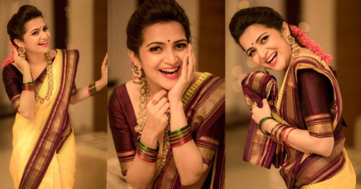 DD Photos முகம் சிவந்த புன்னகையோடு... பட்டு சேலையில் தேவதையாய் ஜொலிக்கும் விஜய் டிவி தொகுப்பாளினி டிடி