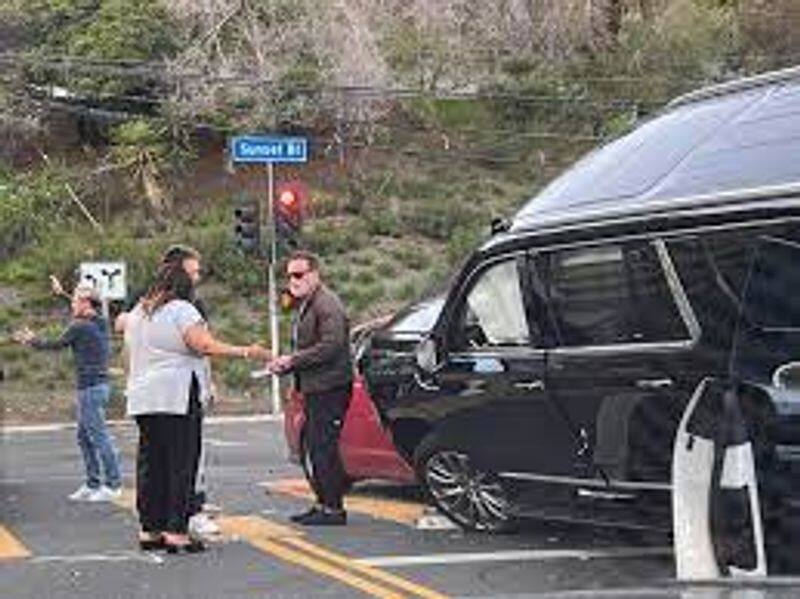 Hollywood actor Arnold Schwarzenegger involved in car accident!