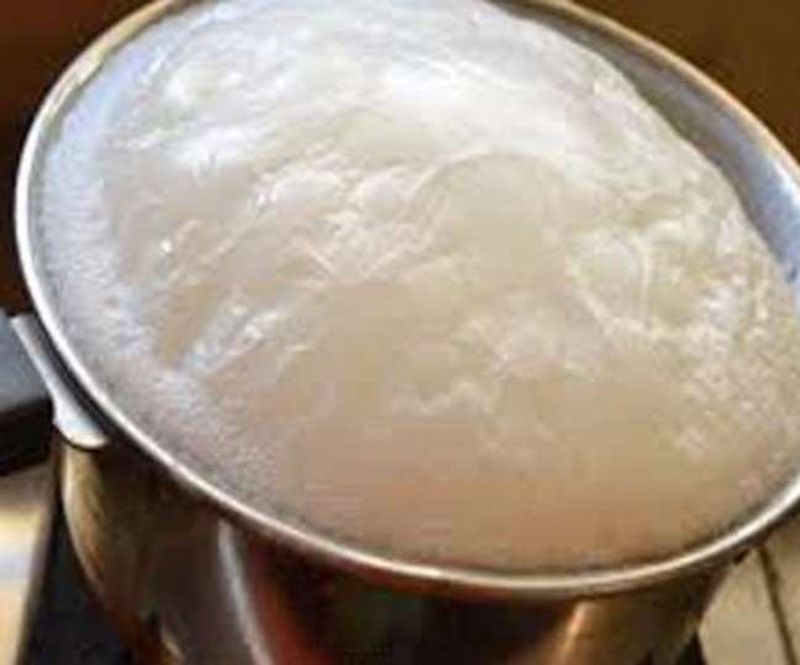 அடுப்பில் பால் பொங்கி ஊற்றாமல் தவிர்க்க...இந்த 5 டிப்ஸுகளை