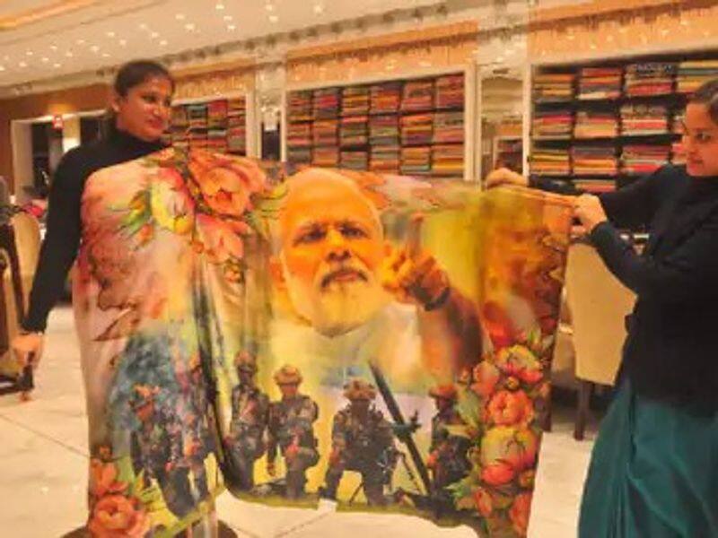 Modi Yogi in sarees .. 2 lakh sarees ready .. BJP has planned to attract women.