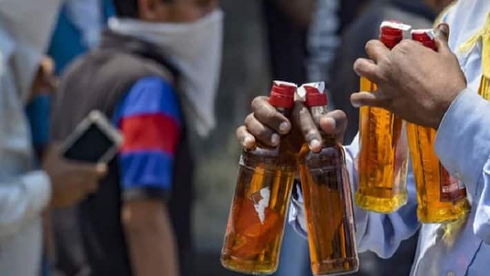 Noida Authority allows serving liquor, opening bars at IT parks gow Noida Authority allows serving liquor, opening bars at IT parks gow