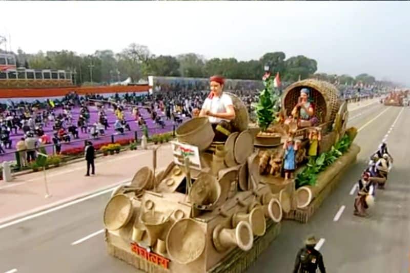 The Central Government has given permission to the decorated vehicle of the Tamil Nadu Government to participate in the Republic Day celebrations in Delhi