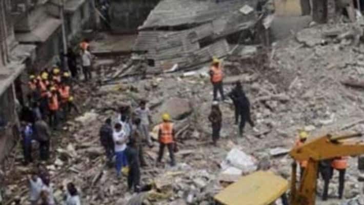 maharashtra news five storey building collapsed in bandra many people feared trapped in mumbai kpr maharashtra news five storey building collapsed in bandra many people feared trapped in mumbai kpr