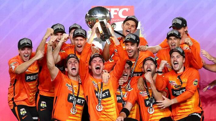 Reports says 15 aussies players offered big amount to Skip BBL For UAE League Reports says 15 aussies players offered big amount to Skip BBL For UAE League