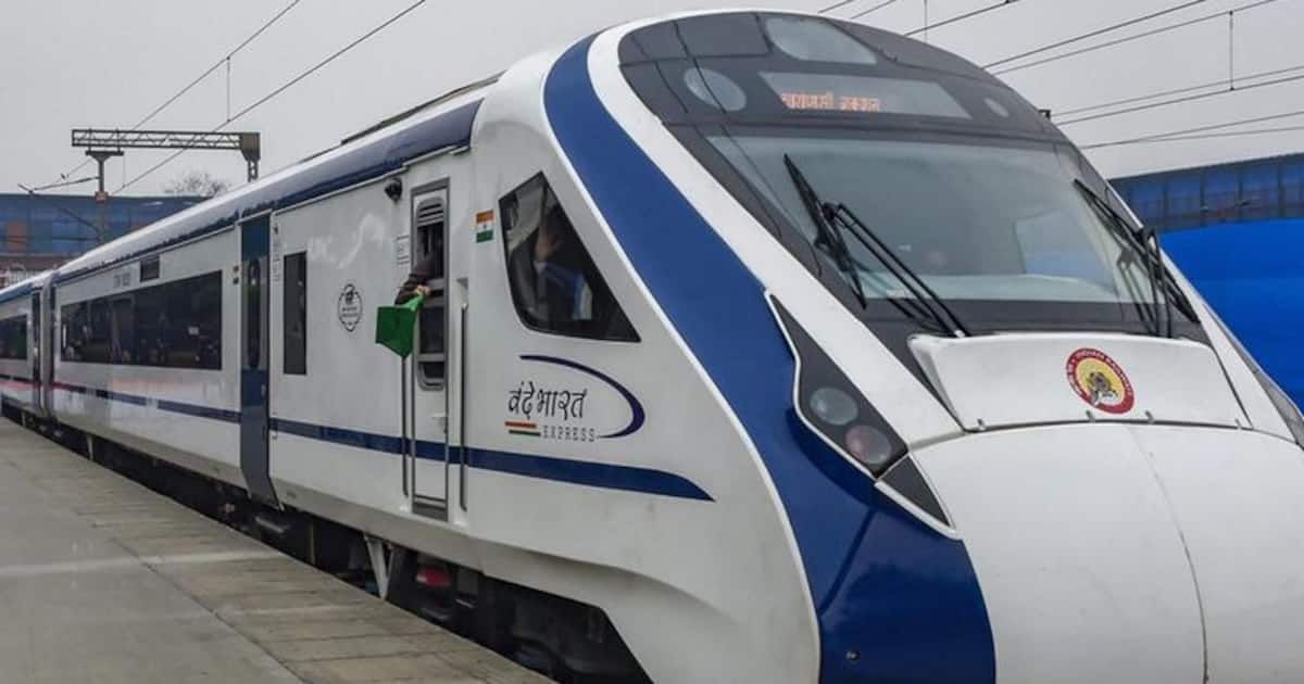 Budget 2022: அடுத்த 3 ஆண்டுகளில் 400 புதிய வந்தே பாரத் ரயில்கள்.. வேறலெவல் அறிவிப்பை வெளியிட்ட நிதியமைச்சர்.!