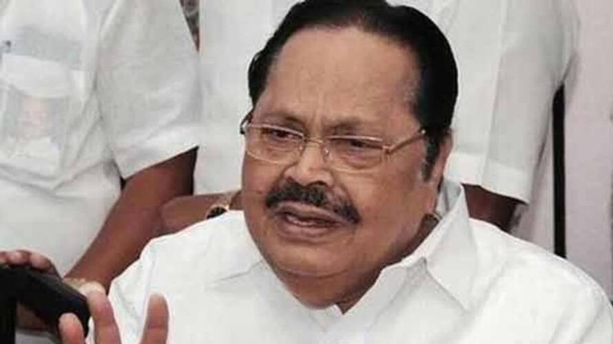 political leaders says rahuls disqualification is a political vendetta says duraimurugan political leaders says rahuls disqualification is a political vendetta says duraimurugan