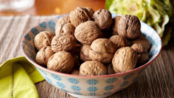 Use walnut oil to solve hair fall problems ABSC Use walnut oil to solve hair fall problems ABSC