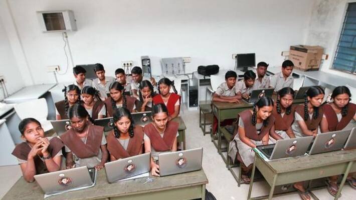 Andhra Pradesh News YS Jagan Mohan Reddy governmen will not give laptops to the students of 9th to 12th stb Andhra Pradesh News YS Jagan Mohan Reddy governmen will not give laptops to the students of 9th to 12th stb