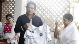 Indian veteran cricketer Sachin Tendulkar takes final darshan of Lata Mangeshkar kvn