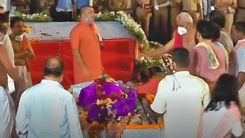 Lata Mangeshkar Funeral Ceremony at Shivaji Park kpg