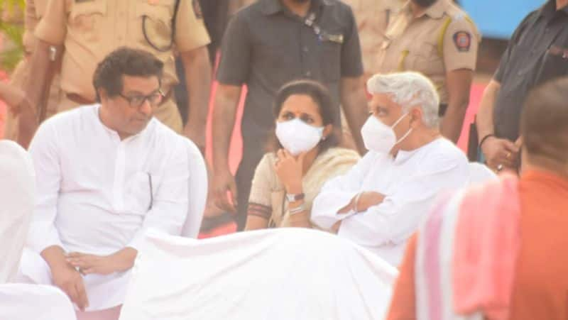 lata mangeshkar passed away, bollywood singer last rites unseen photos KPJ