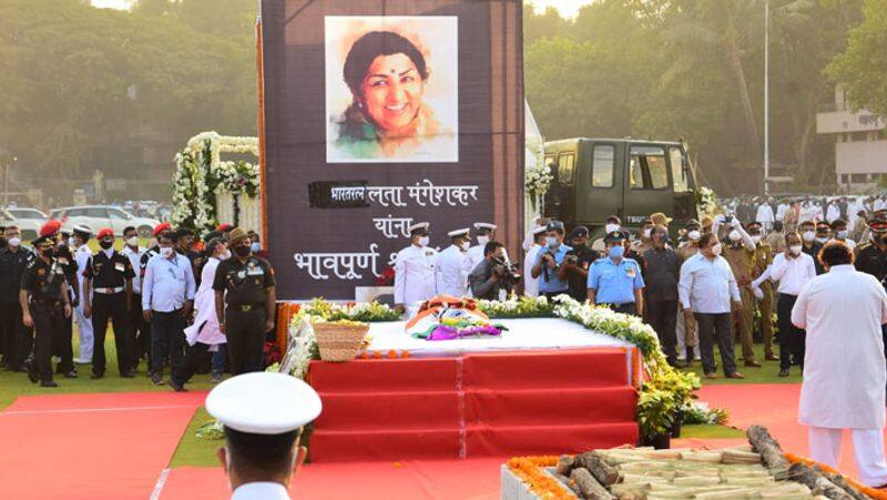 lata mangeshkar passed away, bollywood singer last rites unseen photos KPJ