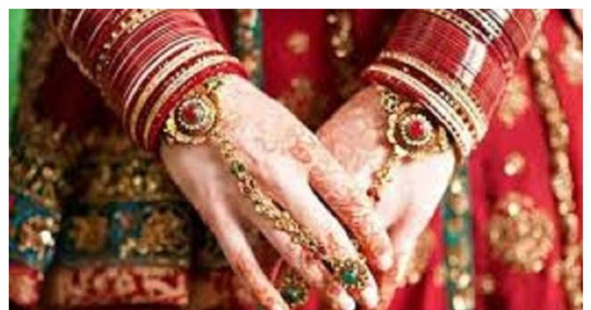 Bride: இவ்வளவு அழகான மணப்பெண்ணுக்கு இப்படி ஒரு பிரச்சனையா..?  இணையத்தில் வைரலாகும்  மணப்பெண்  வீடியோ..!!