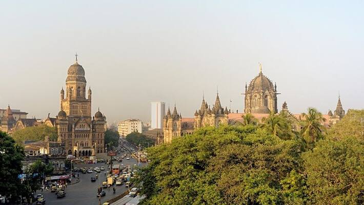Mumbai All party offices sealed at BMC HQ after face-off between Sena factions - adt Mumbai All party offices sealed at BMC HQ after face-off between Sena factions - adt