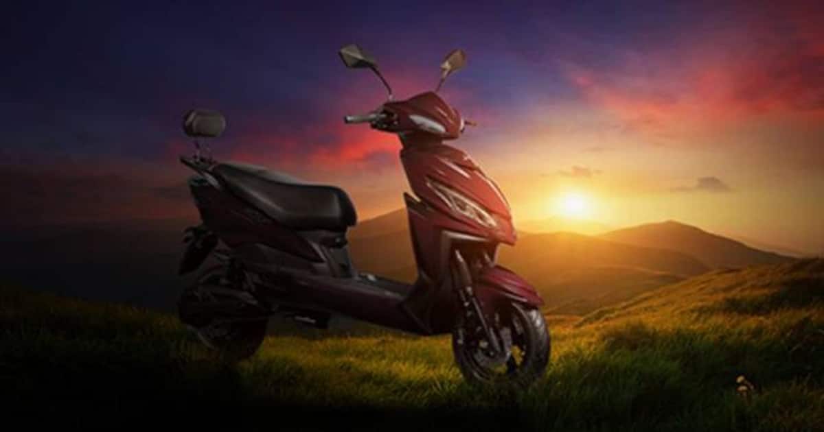 100 கி.மீ. ரேன்ஜ் வழங்கும்  எலெக்ட்ரிக் ஸ்கூட்டர்கள் அறிமுகம் - என்ன ஸ்பெஷல் தெரியுமா?