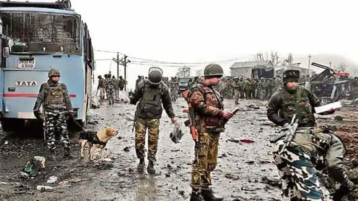 2 Migrant Workers Injured After Terrorists Open Fire In Kashmir's Pulwama 2 Migrant Workers Injured After Terrorists Open Fire In Kashmir's Pulwama