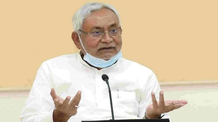 Nitish Kumar called on JDU MPs and MLAs meeting on tuesday, Bihar Political crisis inside story, JDU Vs BJP all updates, DVG Nitish Kumar called on JDU MPs and MLAs meeting on tuesday, Bihar Political crisis inside story, JDU Vs BJP all updates, DVG