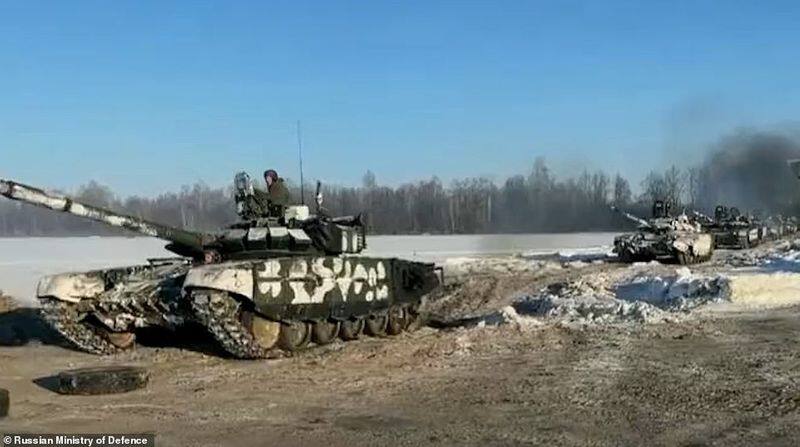 Russia withdraws some troops from ukraine border