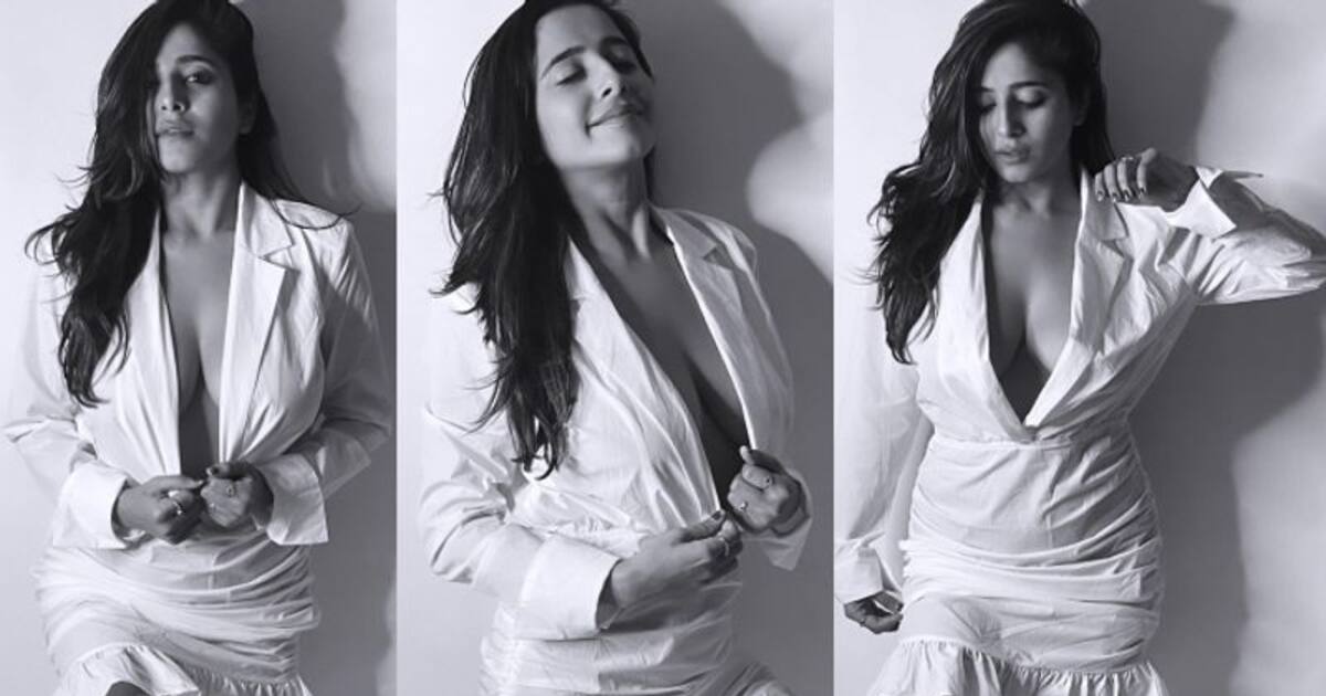 Kate Sharma Hot :காத்தடிச்சா அவ்ளோதான்! உள்ளாடை போடாமல் சட்டை பட்டனை கழட்டிவிட்டு கேட்ஷர்மா கொடுத்த கில்மாபோஸ்