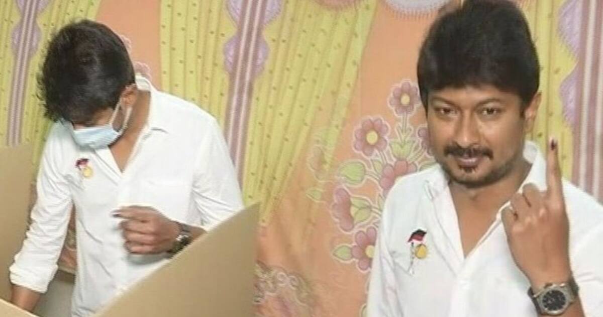 TN Local Body Elections 2022 : “சர்ச்சையை கிளப்பிய உதயநிதி ஸ்டாலின்..” கண்டுகொள்ளாத அதிகாரிகள் !!