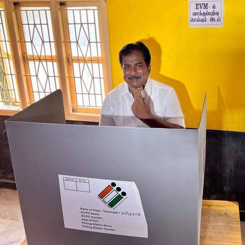 Tn urban local body elections dmk minister moorthy at the poll booth in madurai