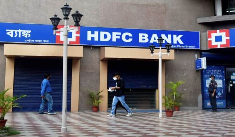 RBI lifts all curbs on HDFC Bank