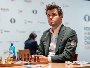 Rameshbabu Praggnanandhaa of India competes against Magnus Carlsen of  News Photo - Getty Images