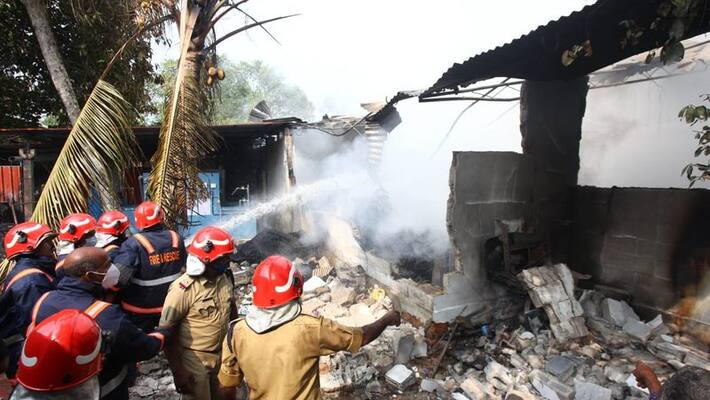 Police Tries To evacuate kachibowli colony people due to fire accident Police Tries To evacuate kachibowli colony people due to fire accident