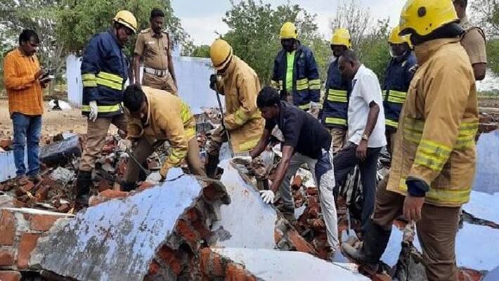 4 workers died in cracker factory fire accident near kovilpatti 4 workers died in cracker factory fire accident near kovilpatti