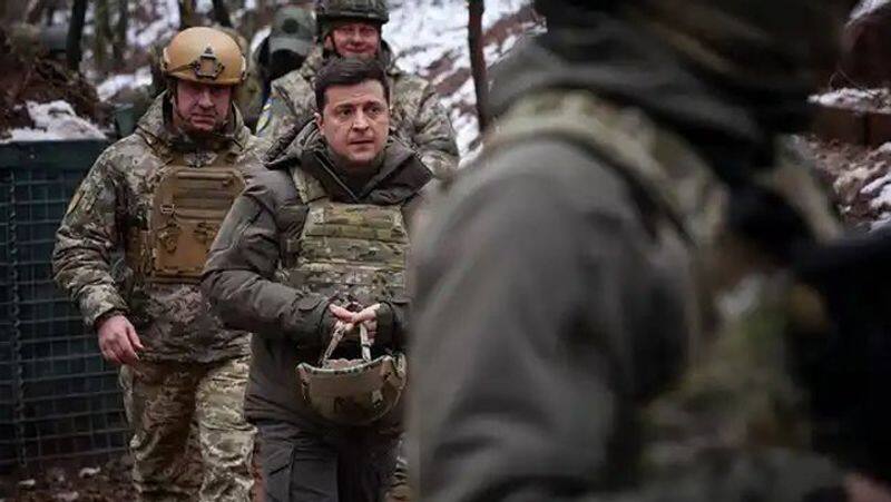 Volodymyr Zelenskyy press meet about ukraine russia war and will not surrender to russia