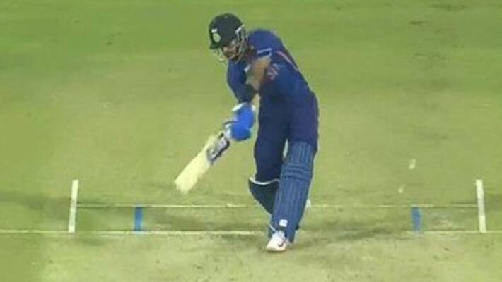IND vs SL Shreyas Iyer wont start at ICC Mens T20 World Cup 2022 feels Dinesh Karthik IND vs SL Shreyas Iyer wont start at ICC Mens T20 World Cup 2022 feels Dinesh Karthik