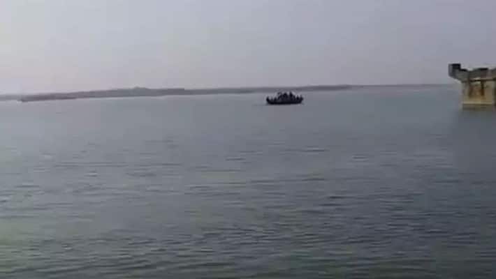 Boat capsize in Andaman sea.. 180 Rohingya refugees missing Boat capsize in Andaman sea.. 180 Rohingya refugees missing