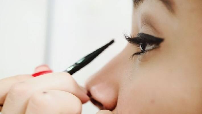 Apply kajal like this way it never smudges at all BDD Apply kajal like this way it never smudges at all BDD