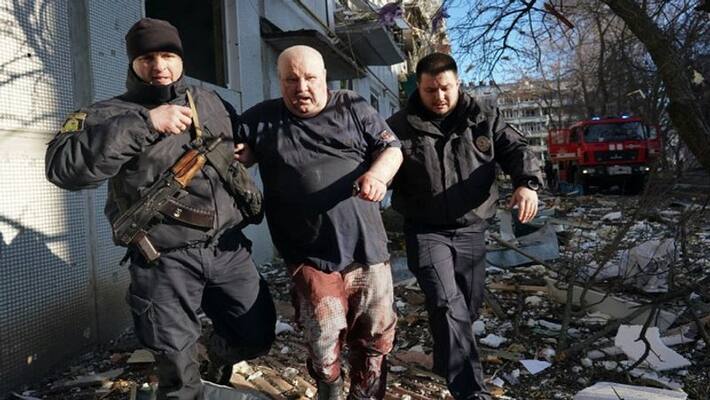 Russian soldiers are chasing Ukrainian girls Russian soldiers are chasing Ukrainian girls