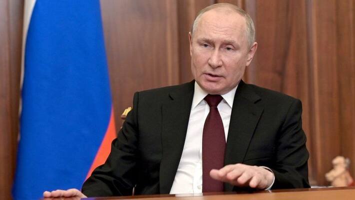 Russian Ruble in rubble as sanctions strike, people rush to banks Russian Ruble in rubble as sanctions strike, people rush to banks