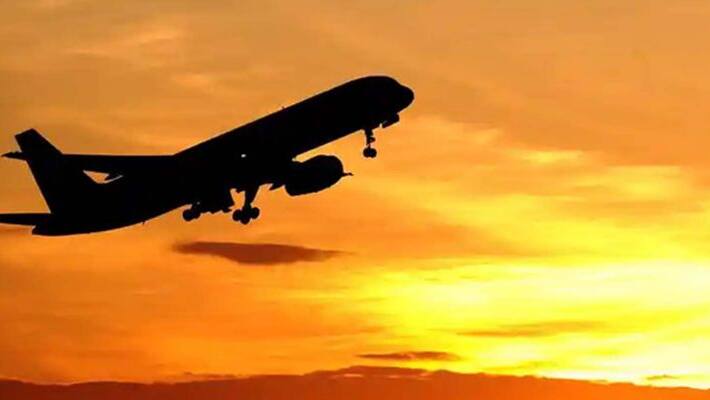 Over 5,400 US Flights Delayed In Massive Chaos After System Failure Over 5,400 US Flights Delayed In Massive Chaos After System Failure
