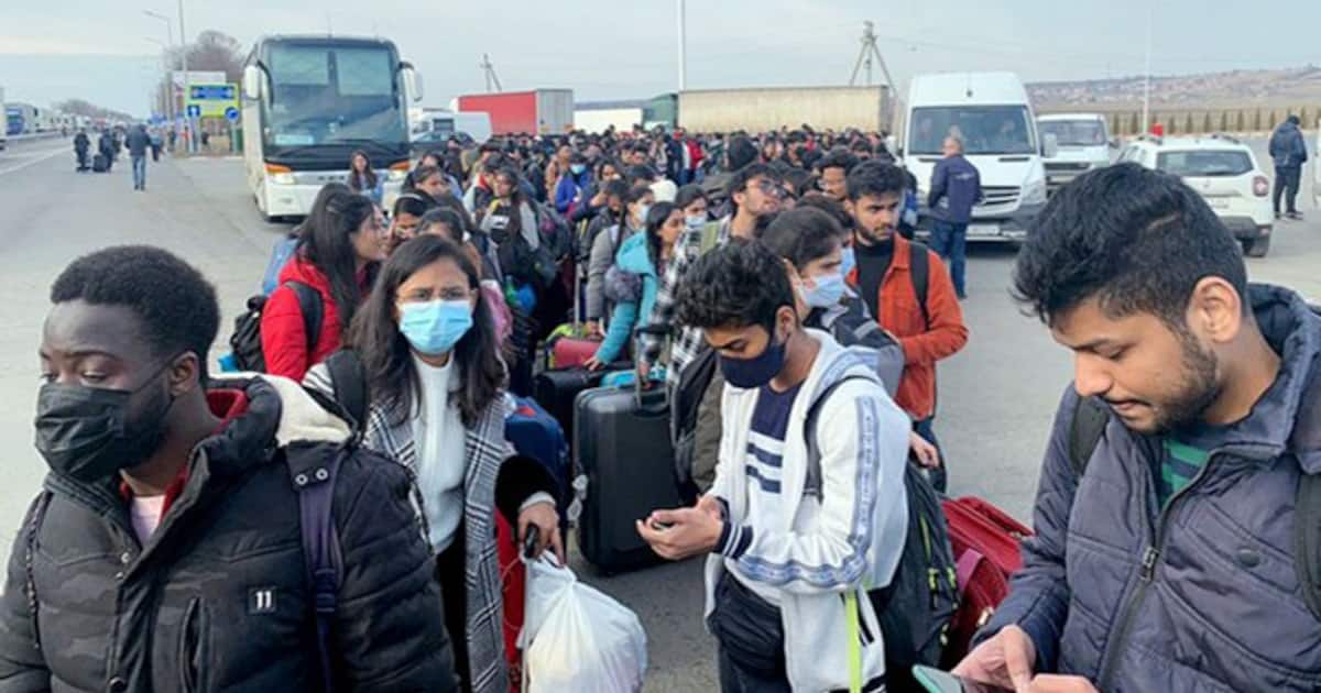 விமானங்களில் வட இந்தியர்களுக்கு முக்கியத்துவம்..?? சென்னை வந்த மாணவர்கள் பகீர்.