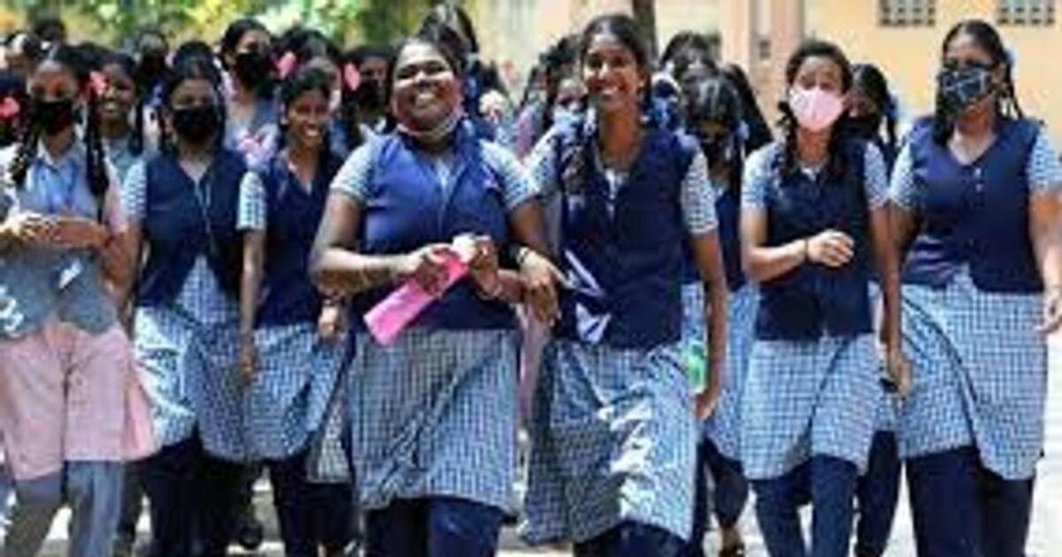 பாடப்புத்தகத்தில் புதிய மாற்றம்..? வரும் கல்வியாண்டில் அமல்.. திமுக அரசின் அதிரடி.. 