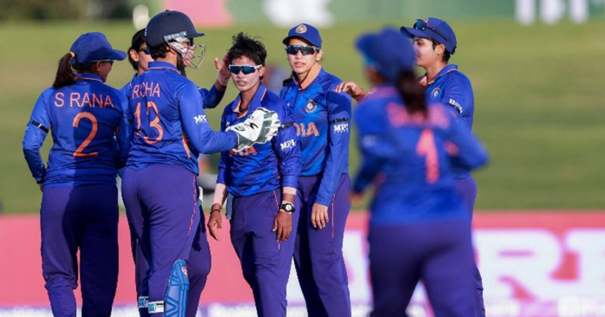 மகளிர் உலக கோப்பை: பாகிஸ்தானை வீழ்த்தி இந்திய மகளிர் அணி அபார வெற்றி