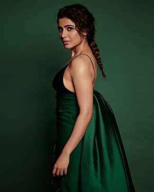 5 pictures prove Samantha Ruth Prabhu is queen; actress dons deep-neckline  gown